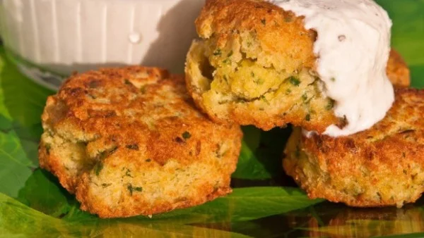 Фалафел с таханов сос