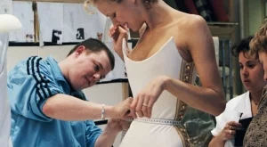 Биографичен филм за Маккуин открива "София Индепендънт Филм Фестивал" 