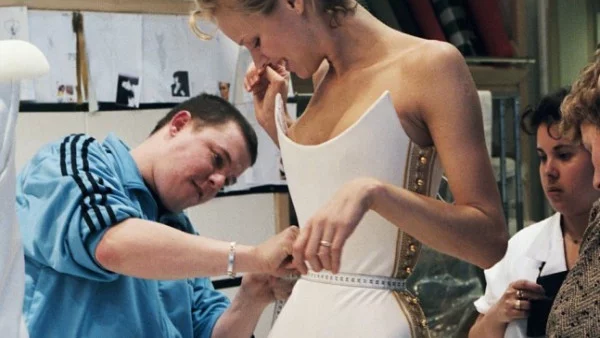 Биографичен филм за Маккуин открива "София Индепендънт Филм Фестивал" 