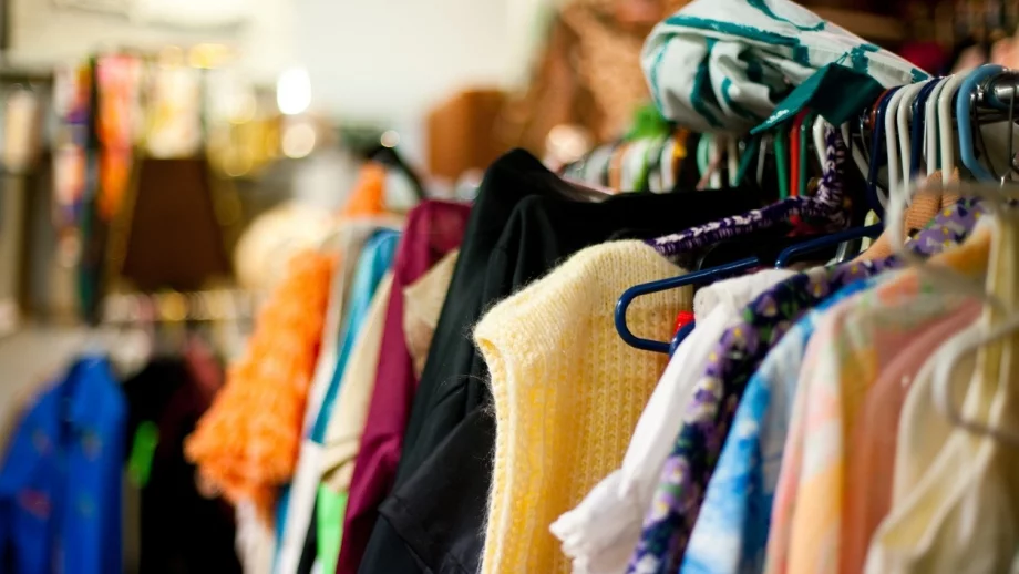 Всеки втори българин си купува дрехи втора употреба