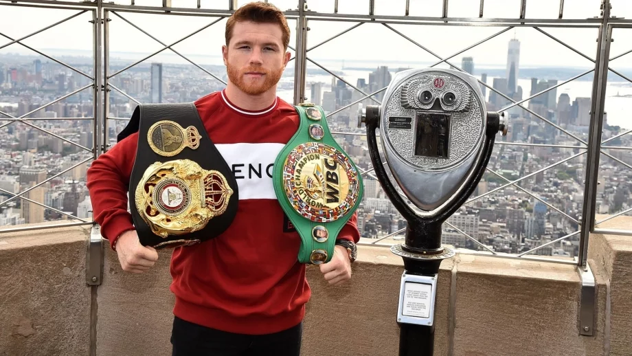 Боксьор подписа най-скъпия договор в историята на спорта