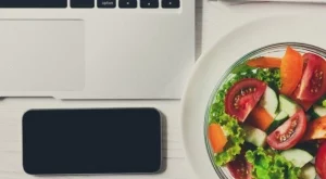 8 неща, които да НЕ държите на бюрото си