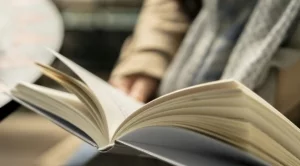 "Нормални хора" - роман за проблемите на младите хора