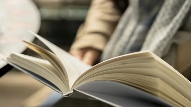 "Нормални хора" - роман за проблемите на младите хора