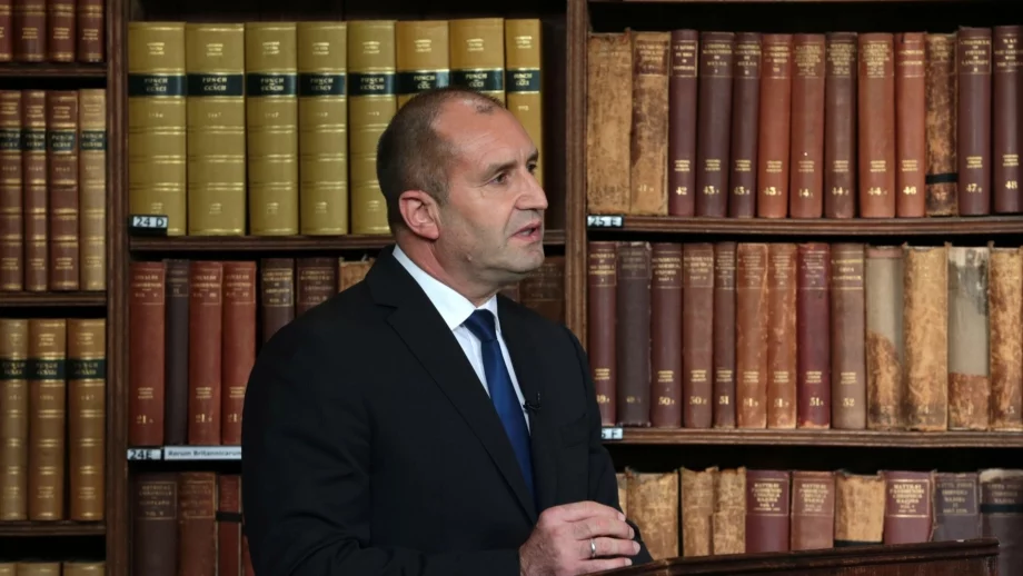 Радев: Да не допускаме друг да решава бъдещето на енергийните ни проекти