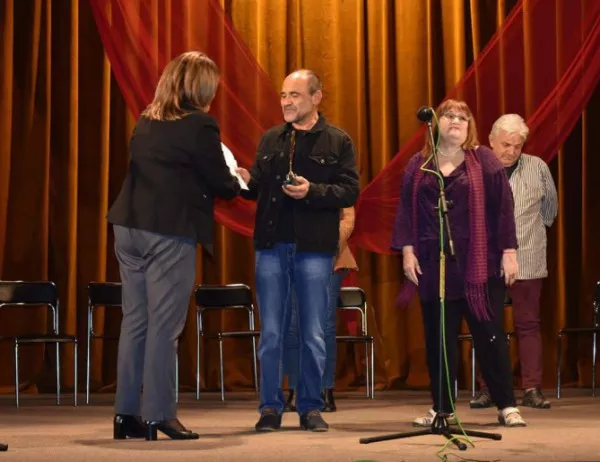 Наградиха победителя в петото издание на Националния поетичен конкурс "Усин Керим"