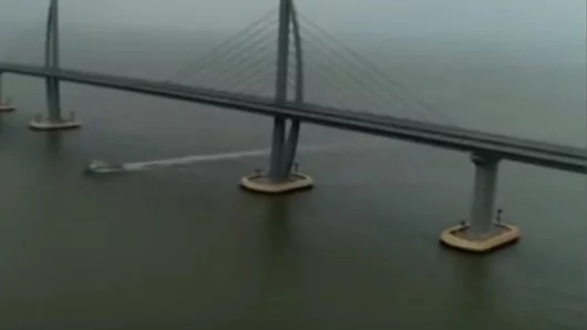 Открит бе най-дългият морски мост в света (Снимки, видео)