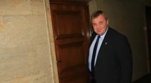 Каракачанов определи като лицемерни критиките около идеите му за ромите