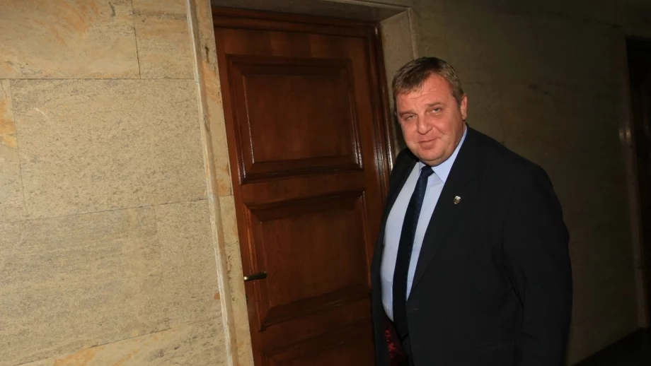 Каракачанов определи като лицемерни критиките около идеите му за ромите