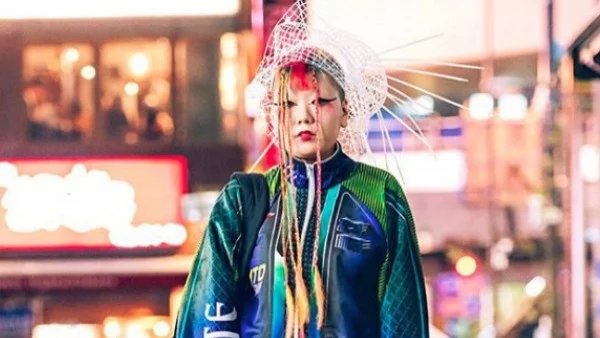 "К**ви, яжте, пийте, Огито черпи" се появи на Седмицата на модата в Токио,