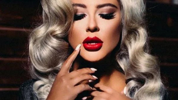 Андреа: Кубрат не харесва разголените ми снимки