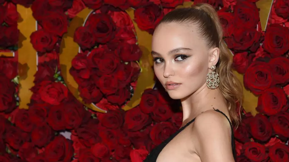 Дъщерята на Джони Деп се съблече гола (СНИМКИ)