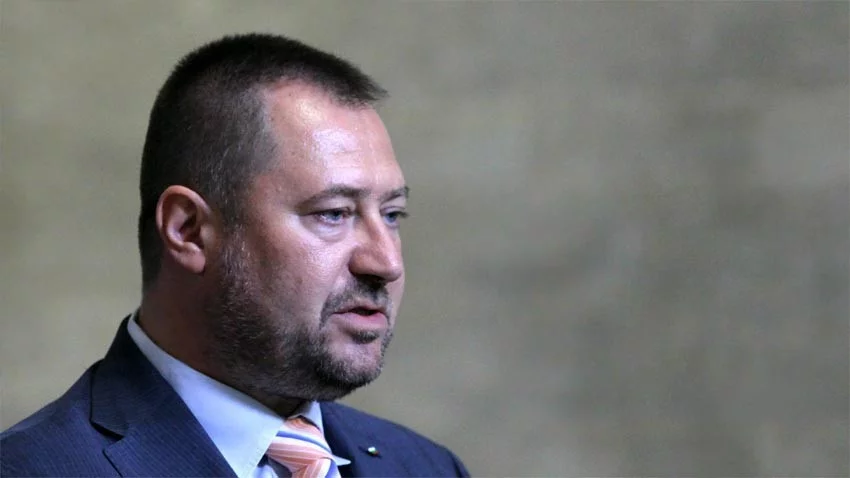 Харалампиев официално е освободен като шеф на ДАБЧ