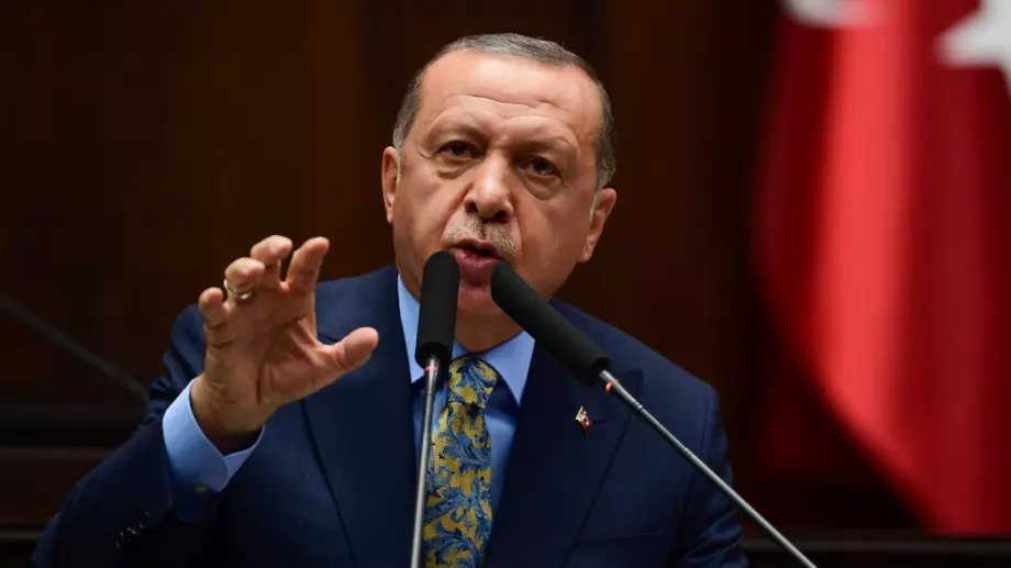 Пореден спад на турската лира наказа илюзиите на Ердоган