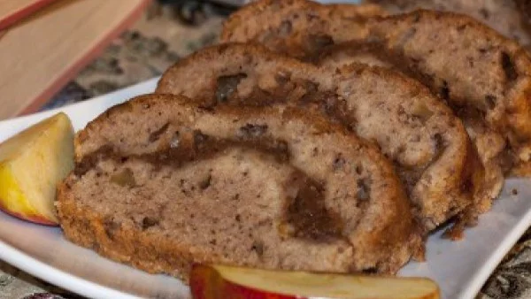 Лесен кекс с ябълки