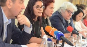 Ники Кънчев и Диляна Попова подкрепят кампания за недоносените деца в България   