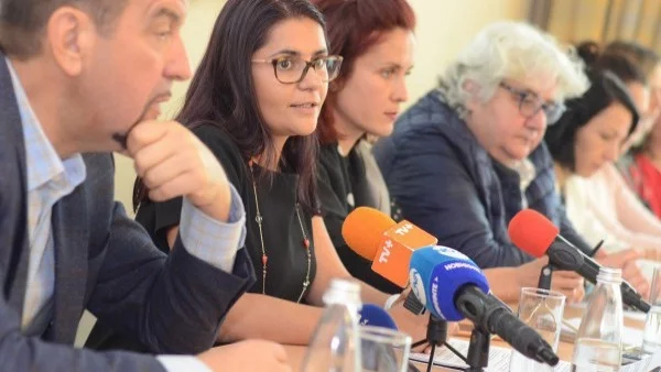 Ники Кънчев и Диляна Попова подкрепят кампания за недоносените деца в България