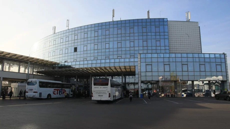 Билетите за автобус ще поскъпнат най-много с 1,30 лв. заради тол системата