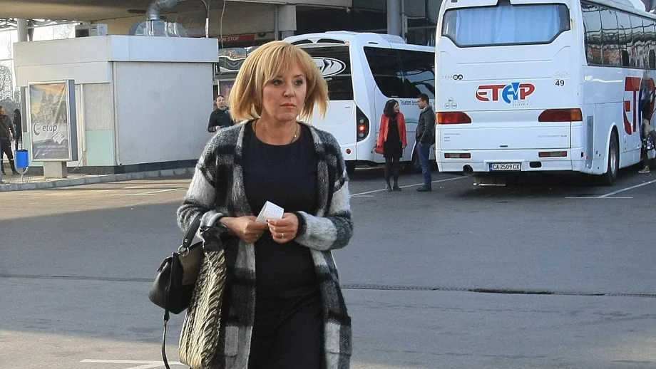 Слави Трифонов предложи кола на Мая Манолова, тя отказа