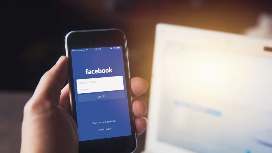 Как да качвате HD снимки и видеа във Facebook от телефона си