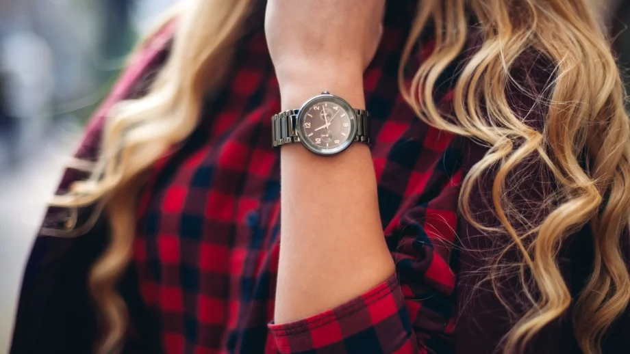 Европарламентът одобри спирането на смяната на времето