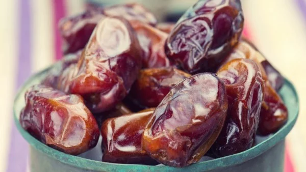 Какво се случва с тялото ви, ако ядете по 3 фурми дневно