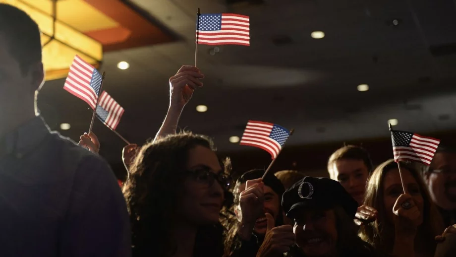 Демократите с мнозинство в Камарата на представителите, републикаците - в Сената