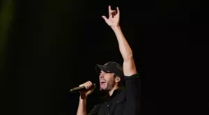 Енрике Иглесиас - най-успешният латино артист на всички времена