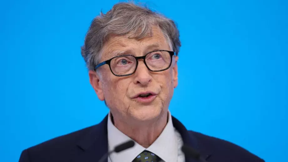 Бил Гейтс прогнозира край на пандемията от Covid през лятото