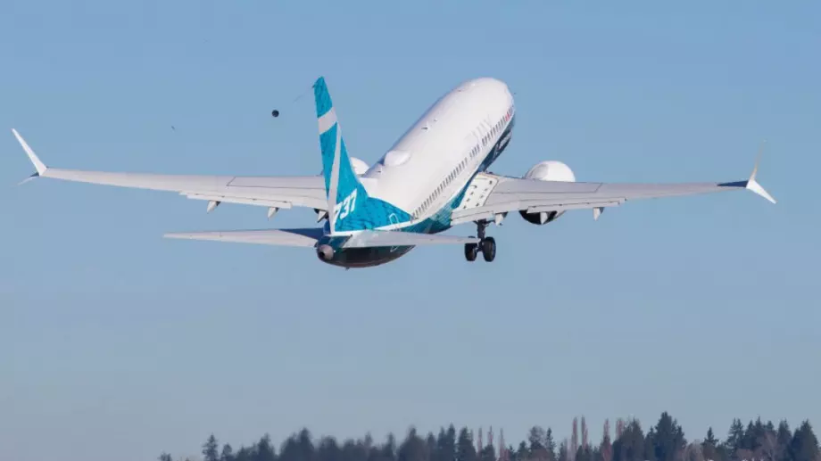 Boeing ще плати 17 млн. долара за пропуски в модела 737, планира преобразувания