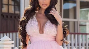 На бременната Светлана Гущерова вече й личи (снимка)