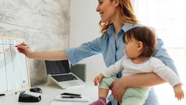 5 съвета как да бъдете щастлива работеща мама