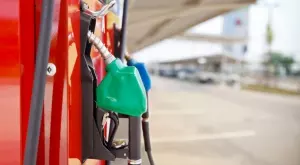 Бензиностанциите въведоха по-големи отстъпки и за по-скъпите горива