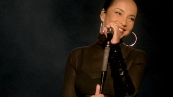 Шаде пусна нова песен (видео)