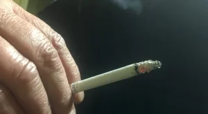Колко българи пушат и колко са отказали цигарите?