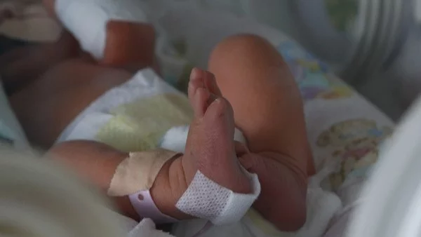 Даряват пелени, създадени за най-крехките недоносени бебета