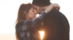 Какво правиш, когато някой ти каже "ОБИЧАМ ТЕ"?