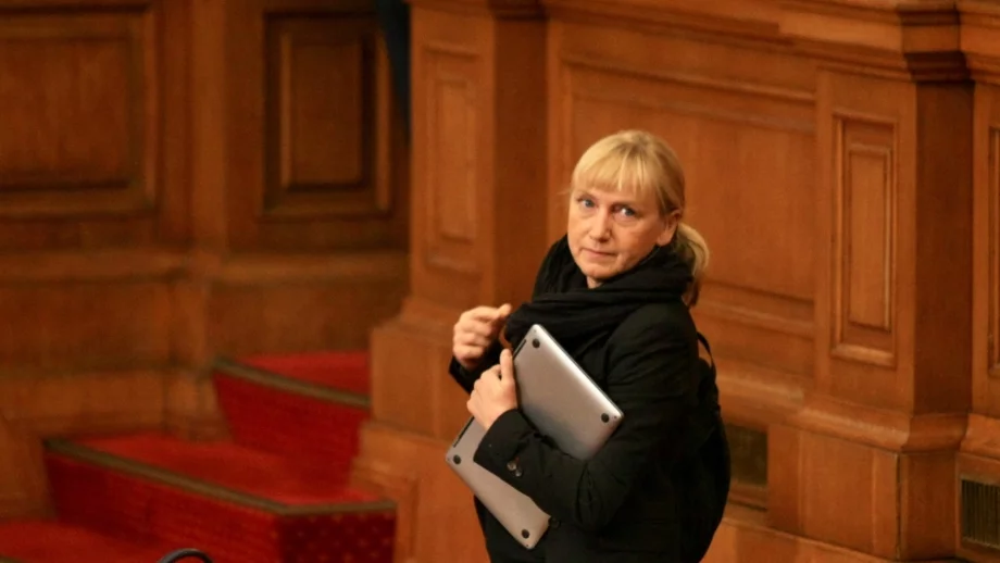 Може ли случващото се с Елена Йончева всъщност да помогне на БСП на евроизборите?