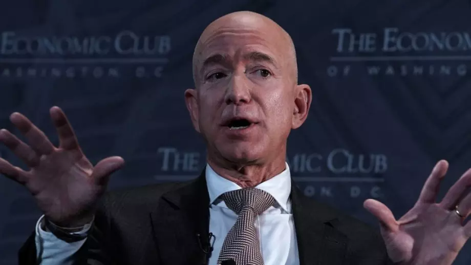 Осемте най-богати в света притежават общо 1 трилион долара