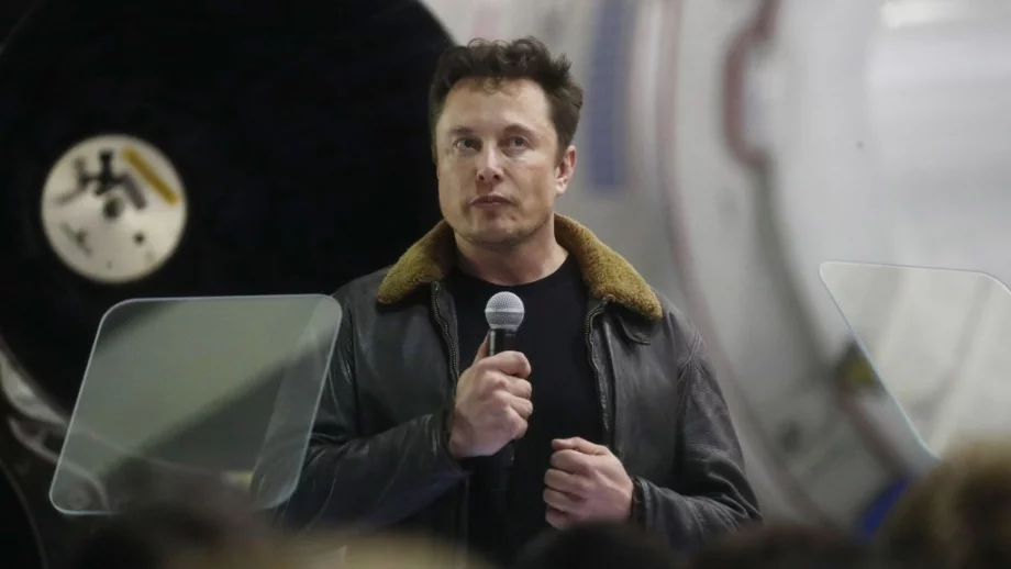 Илън Мъск: Лудост е да си купите кола, която не е Tesla