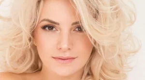 Поли Генова пусна секси снимка 