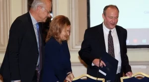 Американският посланик: САЩ не искат партньори, енергийно зависими от Русия