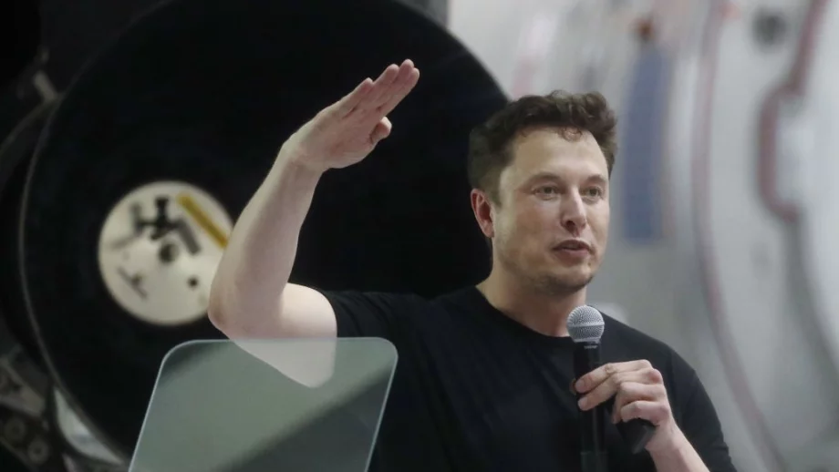 Илън Мъск обмисля да се премести на Марс