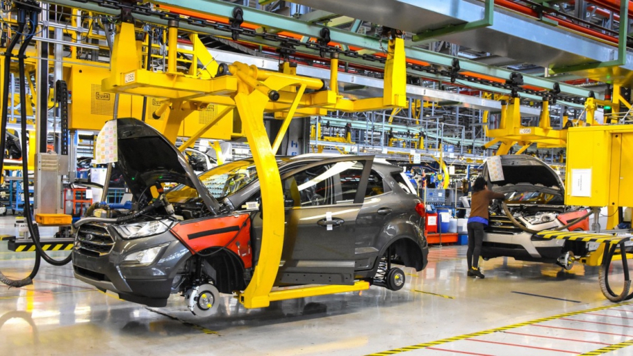 Американската автомобилна компания Ford ще спре производството в завода си