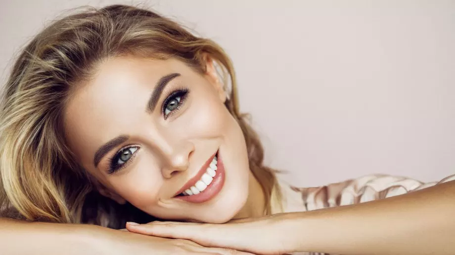 Този, който се усмихва, винаги е по-силен от този, който се ядосва   