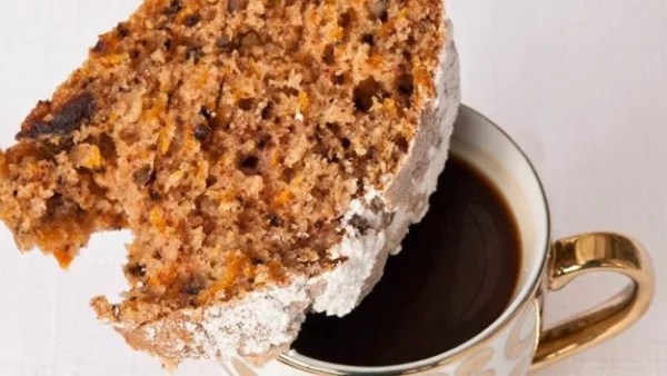 Постен кекс с тиква и сушени плодове