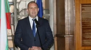 Президентът пред строителите: Доверието не се печели с протести