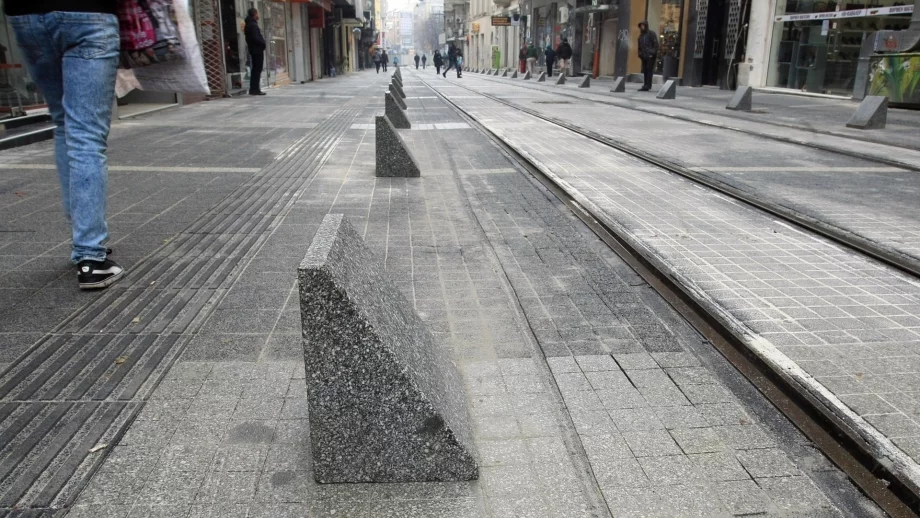 "Акулските перки" по "Графа" били с такава форма, за да не се сяда на тях