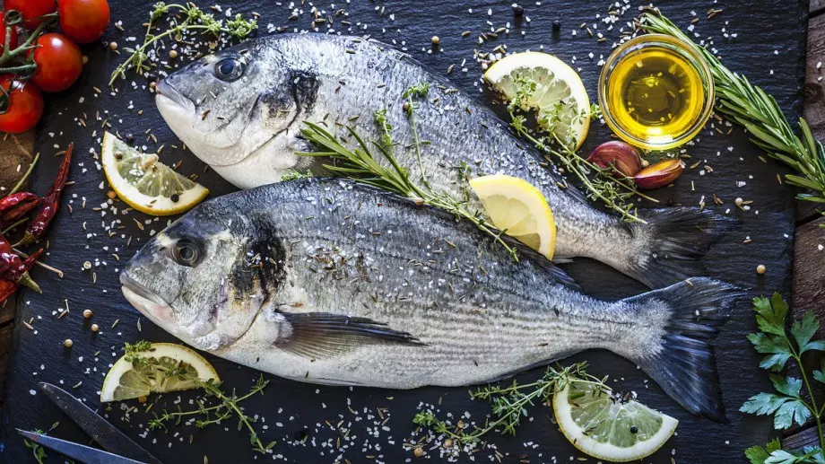 Виц на деня: Клиент си поръчва риба в ресторант