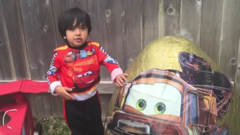 8-годишно дете изкара 22 млн. долара от видеа в YouTube